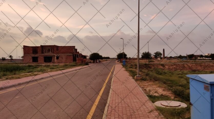 1 Kanal Plot for sale in Bahria Town Lahore Ghouri